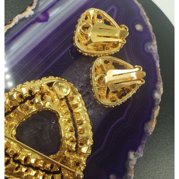 VTG Rare Hattie Carnegie Coral and White Stone Brooch and Clip-on Earrings Set - Picture 13 of 15